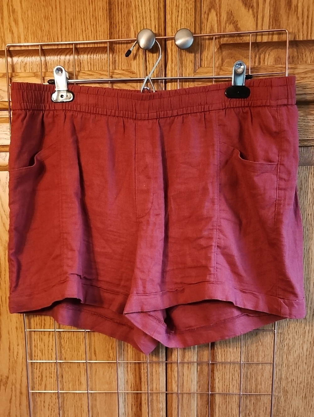 Old Navy High-Waist Linen-Blend Shorts in Rusty Red, Size L